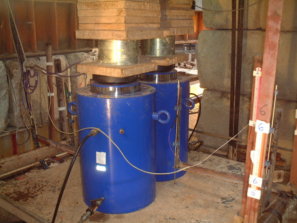 1600 ton pile test with calibrated load cell